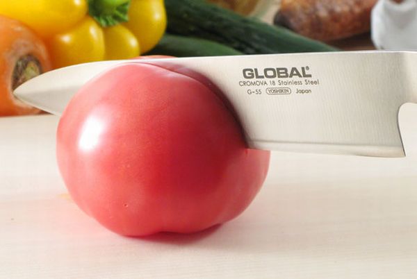 グローバル包丁トマト.jpg
